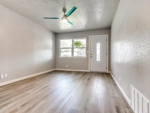 Photo - 1207 Columbia Ct