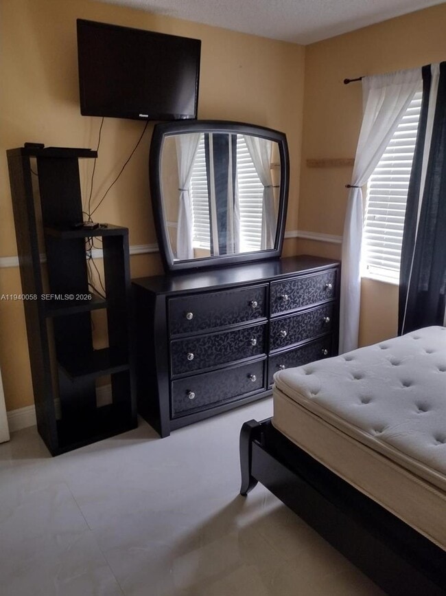 Photo - 31XX W 72nd St Unit 1