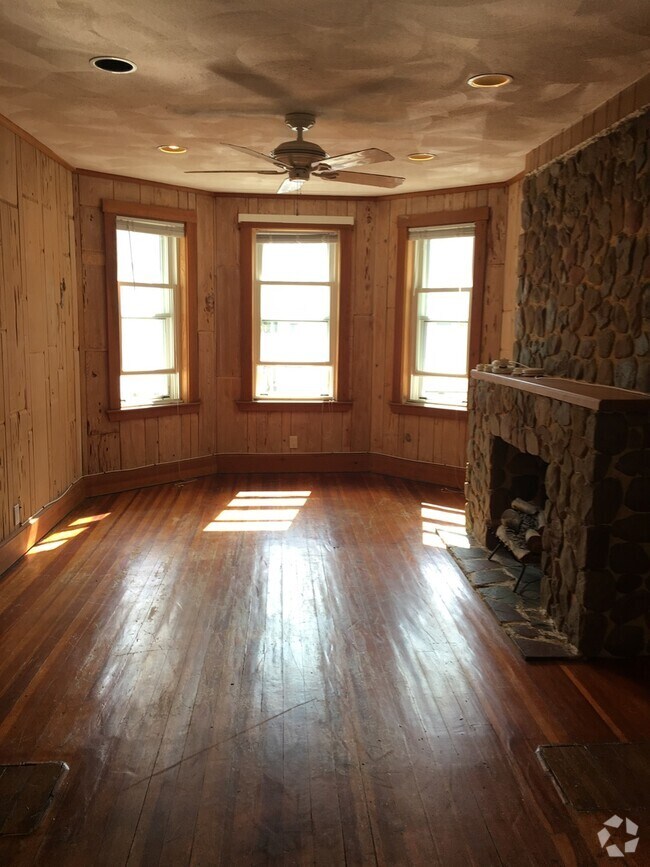 Building Photo - 932 E 4th St Unit 2 Rental