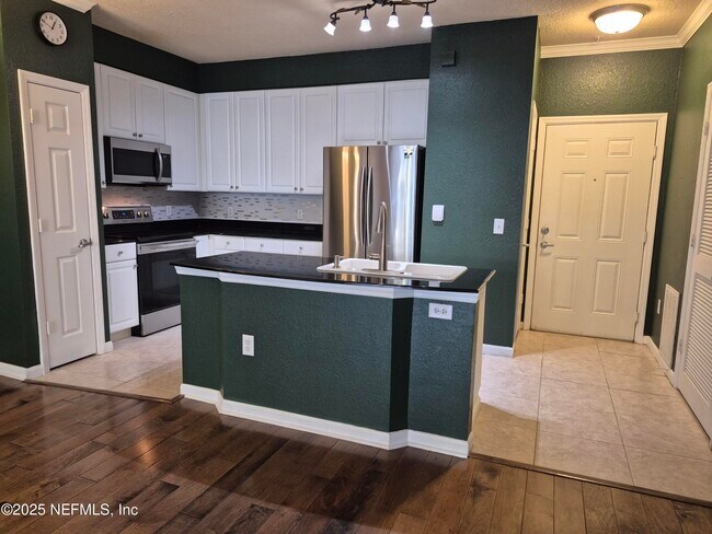 Photo - 8539 Gate Pkwy W Unidad 9232