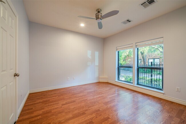 Photo - 1802 Rosalie St