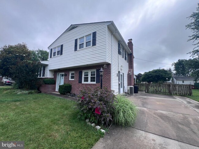 Photo - 8407 Thornton Rd