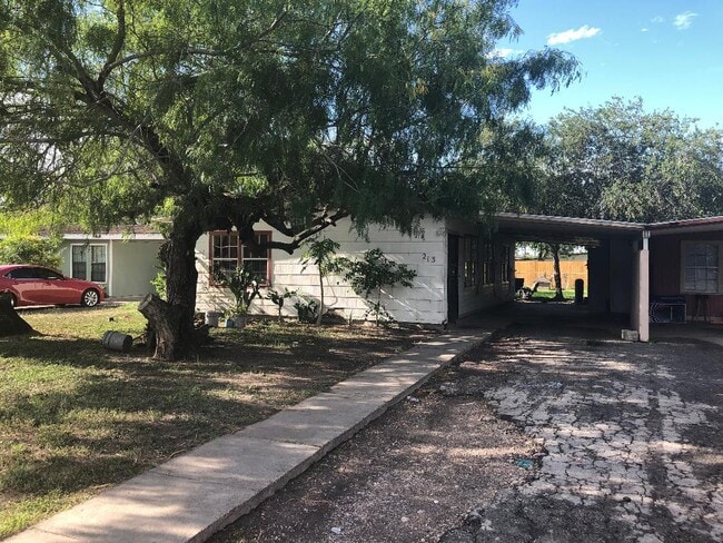 Photo - 215 Adkins Dr