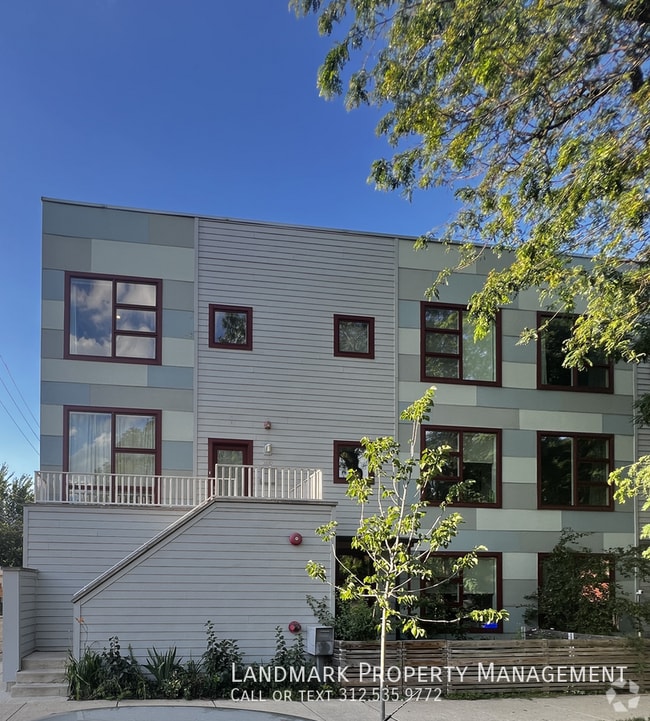 Building Photo - 2810 W Walton St Rental
