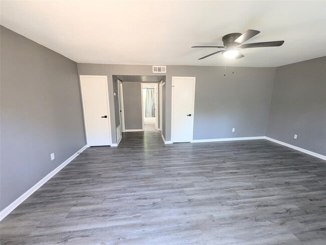 Building Photo - 2015 Rosalee St Unit 1