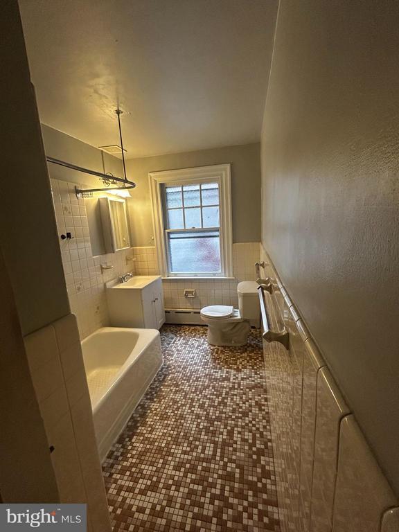 237 Haverford Ave Unit APARTMENT