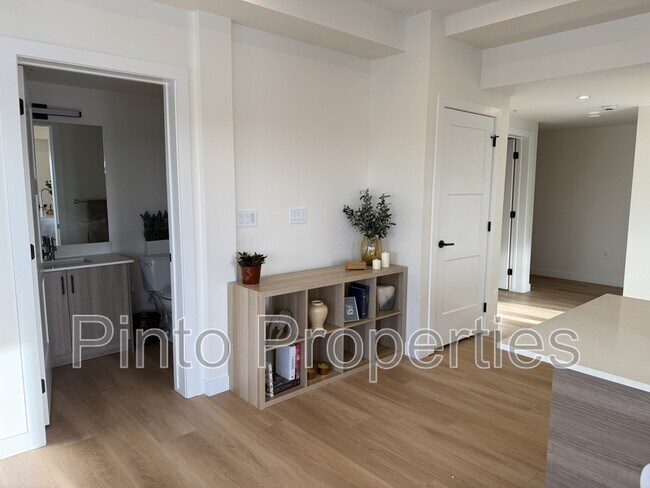 Photo - 8615-8108 108 St NW