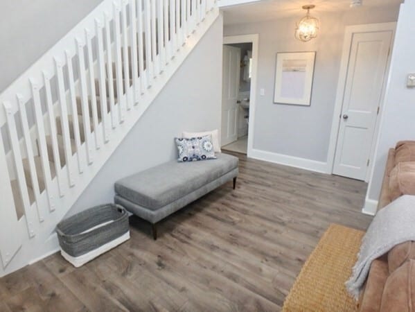 54 Schoolhouse Rd
