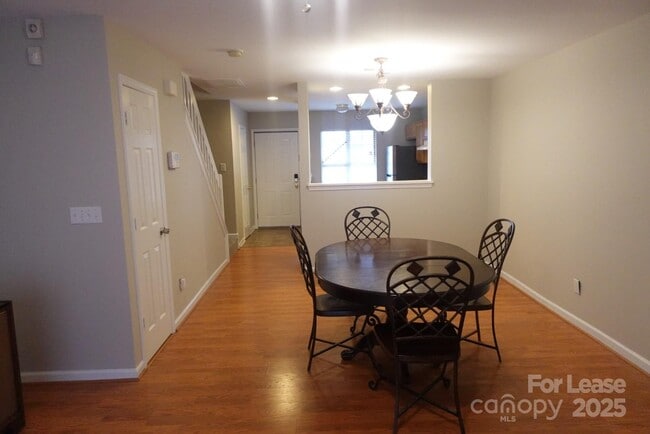 Photo - 1725 Forest Side Ln