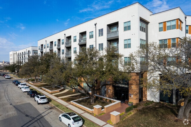 Photo - The Drake on Summit