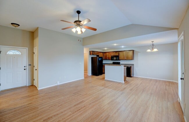 Photo - 3 bedroom home conveniently located on the east side of Republic