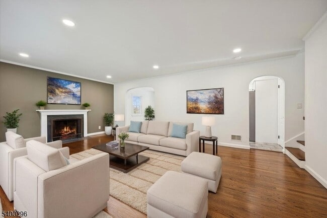 Photo - 272 Mt Kemble Ave