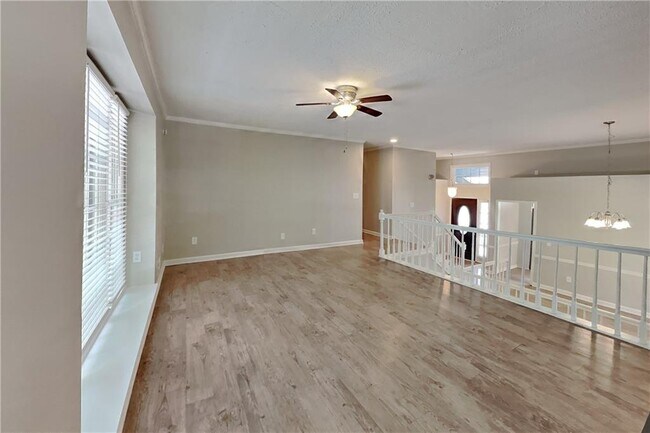 Photo - 345 Deerwood Dr