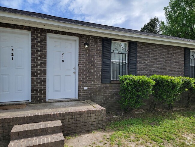 Building Photo - ORANGEBURG Rental