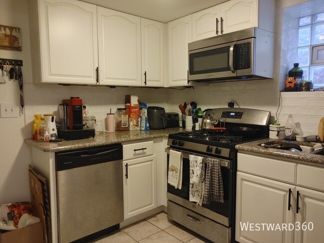 Photo - 2102 W Belle Plaine Ave Unit G