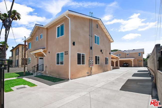 Building Photo - 1120 W 110th St Unit A Rental