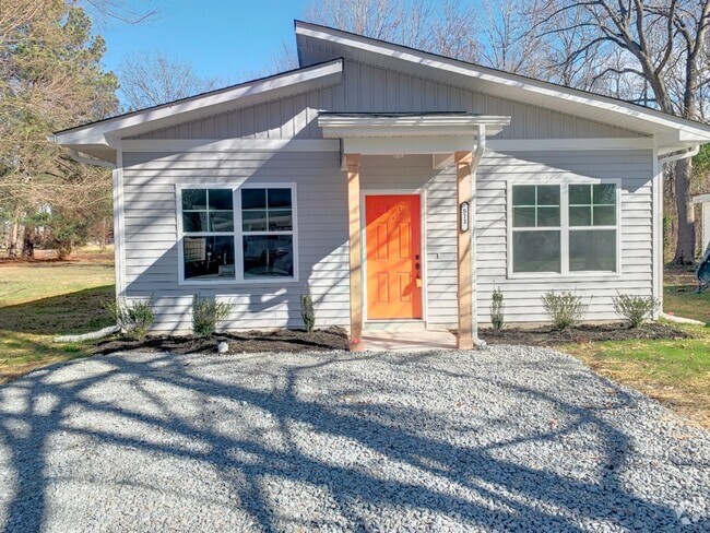Building Photo - 811 Martin St Rental