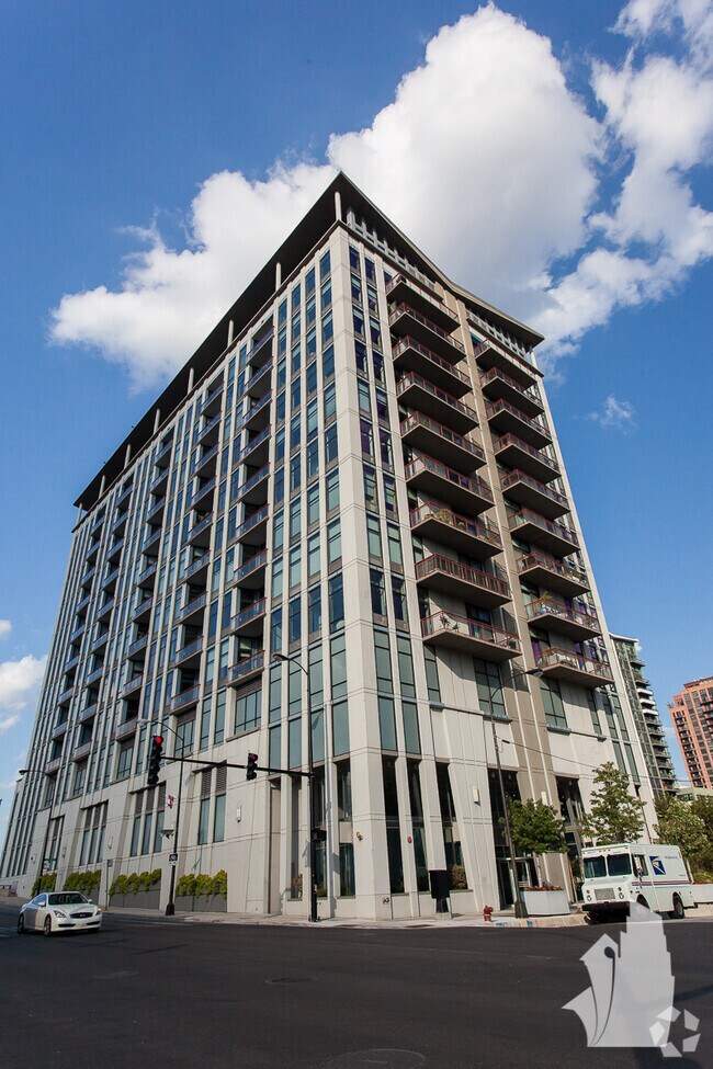 Building Photo - 740 W Fulton St Unit # 01209 Rental