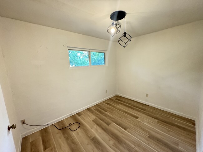 Photo - Pierce Street (1132)