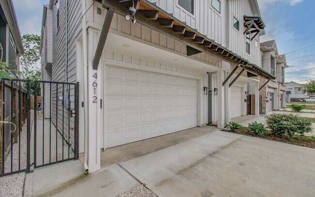 Photo - 4612 Oats St