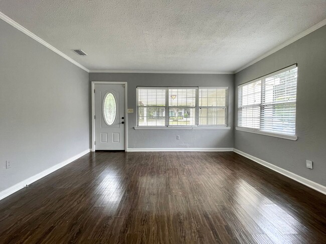 Photo - Renovated 2 bed/2 bath home located in the heart of Orlando!     Lake Davis Neighborhood