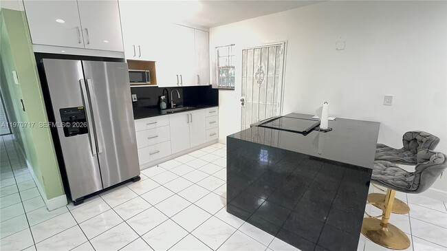 Building Photo - 110 NW 198th St