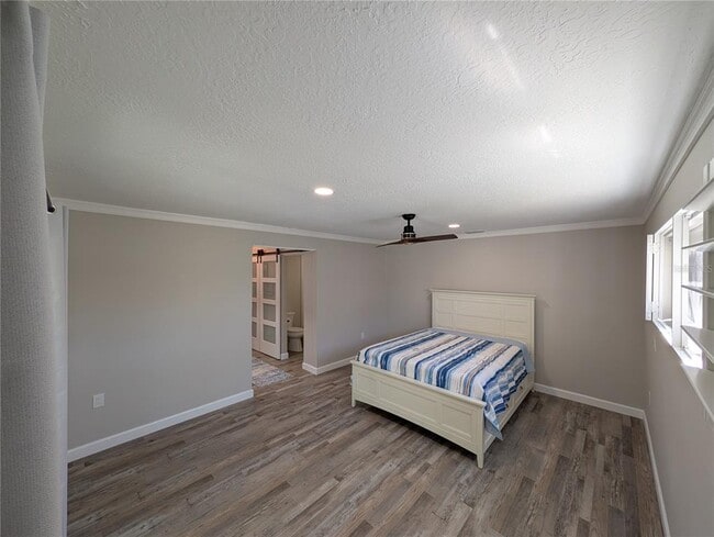 Photo - 4368 Marine Pkwy