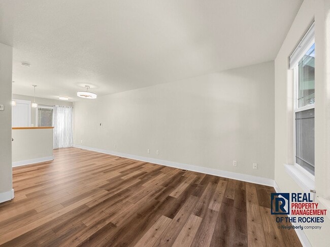 Photo - Beautiful 2 Bed 2.5 Bath Townhouse in West...