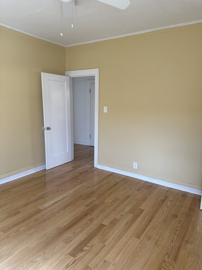 Photo - 6853 S Crandon Ave Unit 6853-2