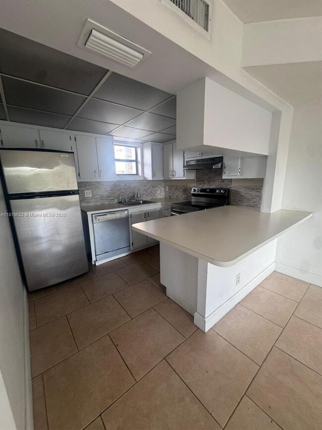 Photo - 8290 Lake Dr Unidad 441