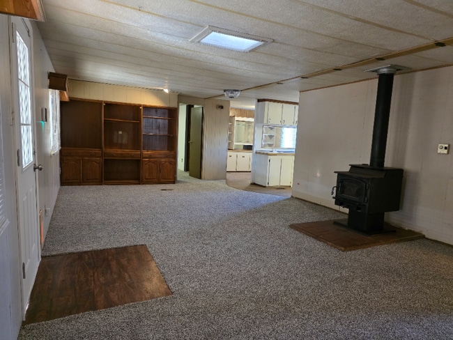 Photo - 2970 Hall Ave