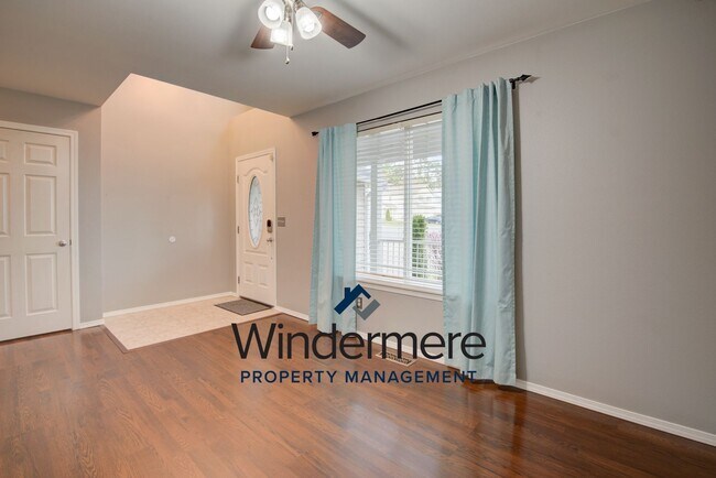 Photo - 1134 NW Redwing Dr