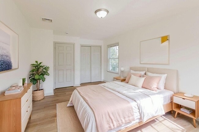 Building Photo - 2593 Washington St