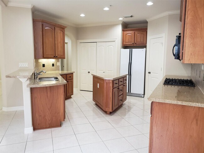 Photo - 4330 Lake Run Dr