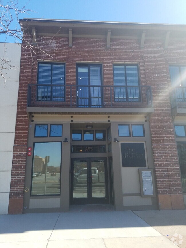 Building Photo - 2238 Washington Blvd Rental