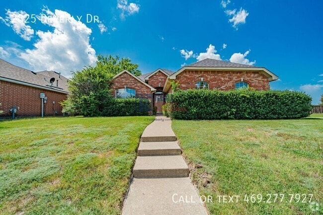 Building Photo - 2825 Beverly Dr Rental
