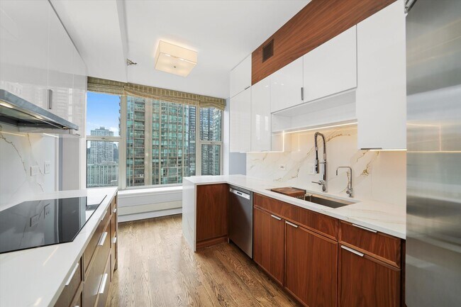 Photo - 25 E Superior St Unit 2805