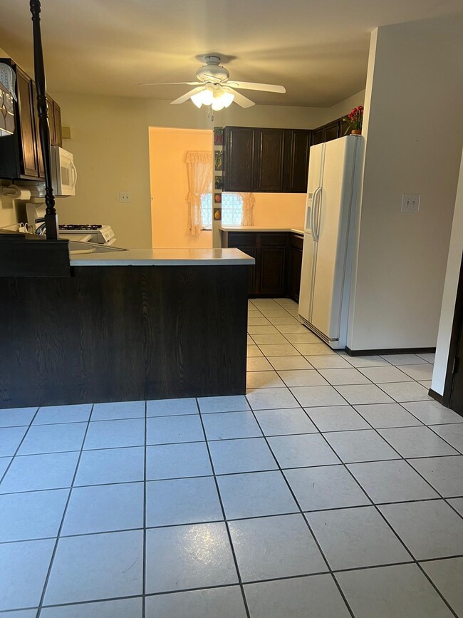 Photo - 5003-5069 69th St