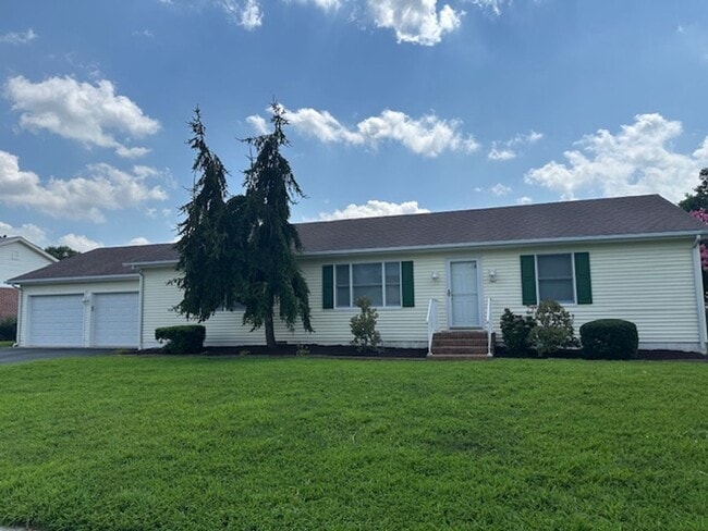 Building Photo - Single Family Home in Bay Breeze