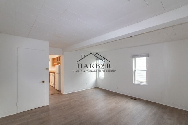224 9th Ave NW