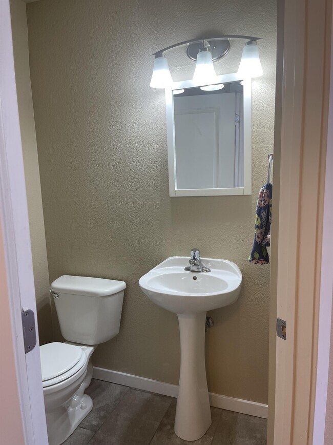 Photo - 2821 Rigden Pkwy