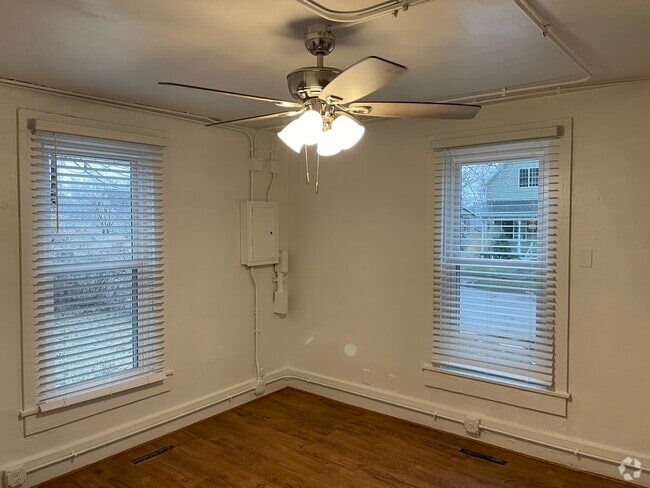 Building Photo - 1102 S 5th St Unit 2 Rental