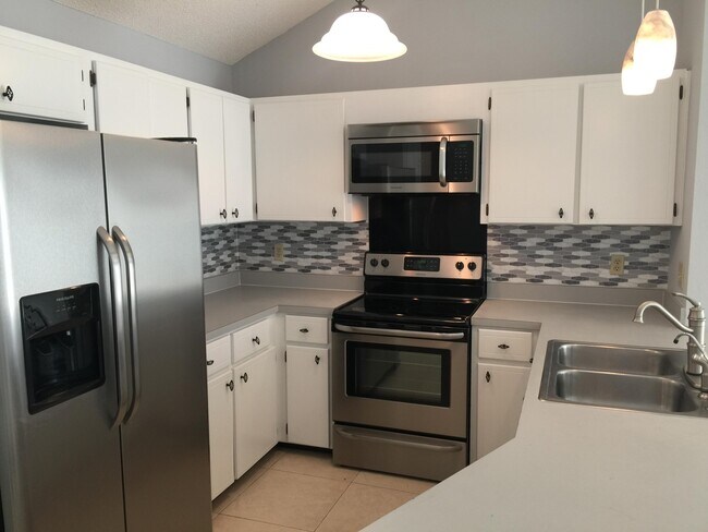 Photo - 3065 Yorktown Cir