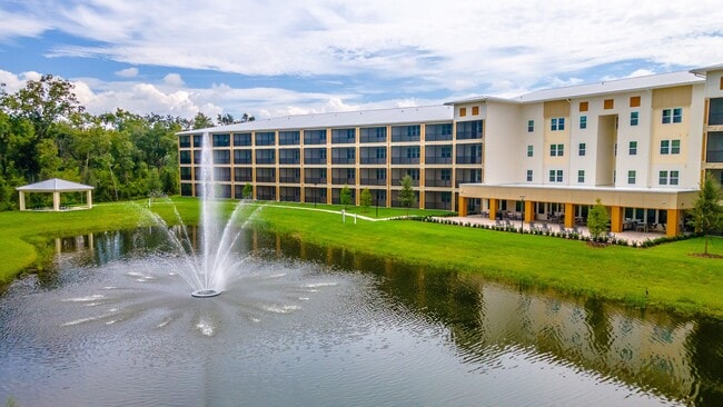 Saunders Lakefront Living