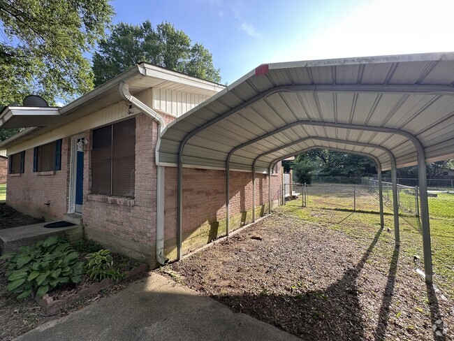 Building Photo - 3025 Locust St Rental