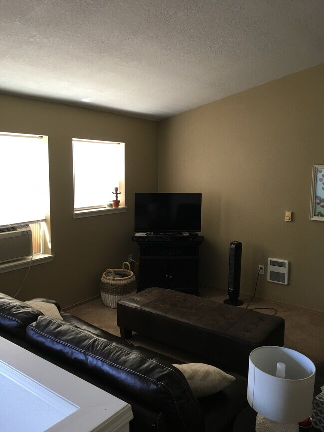 Photo - 712 Elliott Road