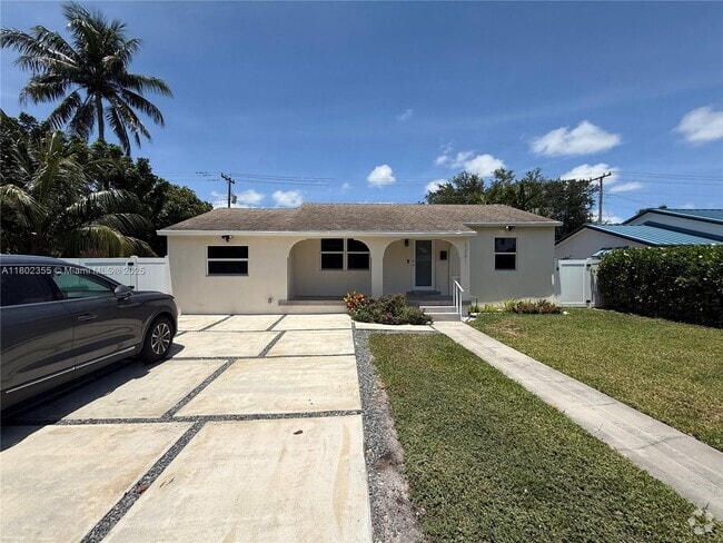 Building Photo - 6391 SW 39th St Rental