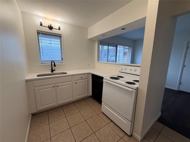 Photo - 3304 Red River St Unit 206