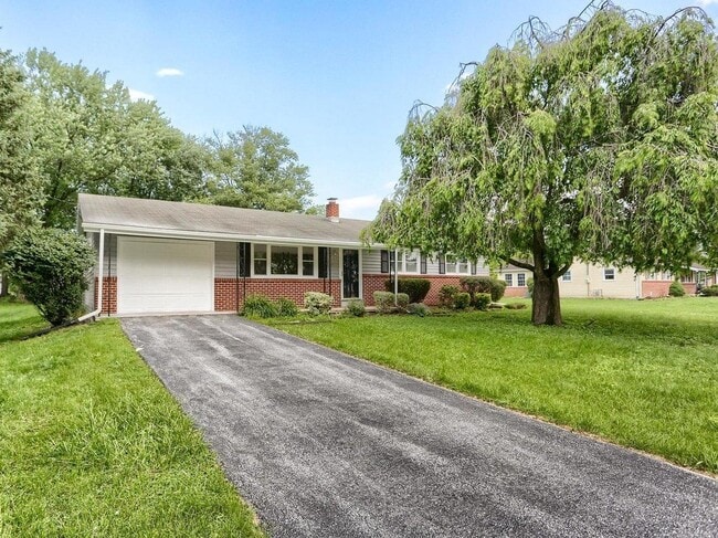 Photo - 426 Linden St