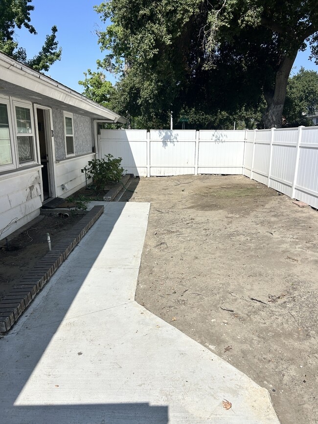 Photo - 1292 N Laurel Ave